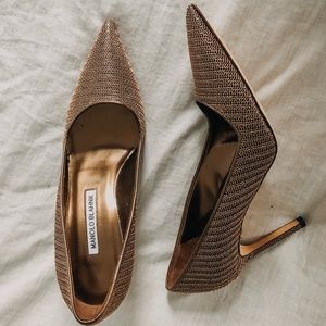 NWOT Manolo Blahnik Authentic Pumps Size 38.5